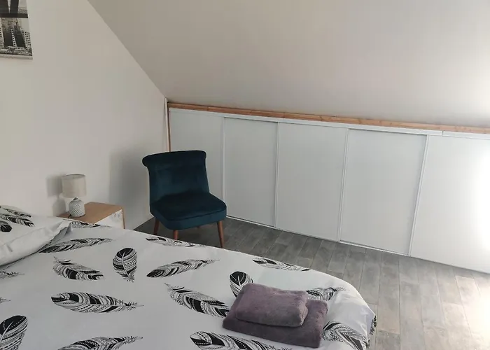 Calme 2 Pieces En Duplex Appartement *